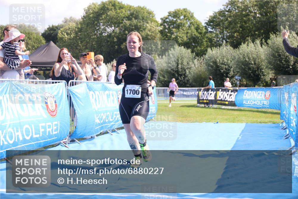 25.08.2024 - Elbe Triathlon Hamburg H.Heesch http://msf.ph/oto/6880227 25.08.2024 12:23:26 Ziel 1668, 1700 meine-sportfotos.de