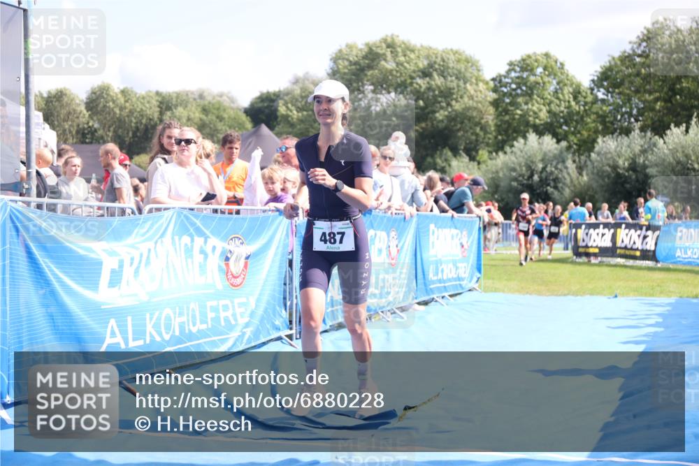 25.08.2024 - Elbe Triathlon Hamburg H.Heesch http://msf.ph/oto/6880228 25.08.2024 11:53:40 Ziel 475, 477, 487, 1508, 1569 meine-sportfotos.de