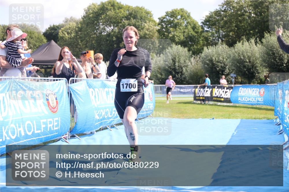 25.08.2024 - Elbe Triathlon Hamburg H.Heesch http://msf.ph/oto/6880229 25.08.2024 12:23:26 Ziel 1668, 1700 meine-sportfotos.de