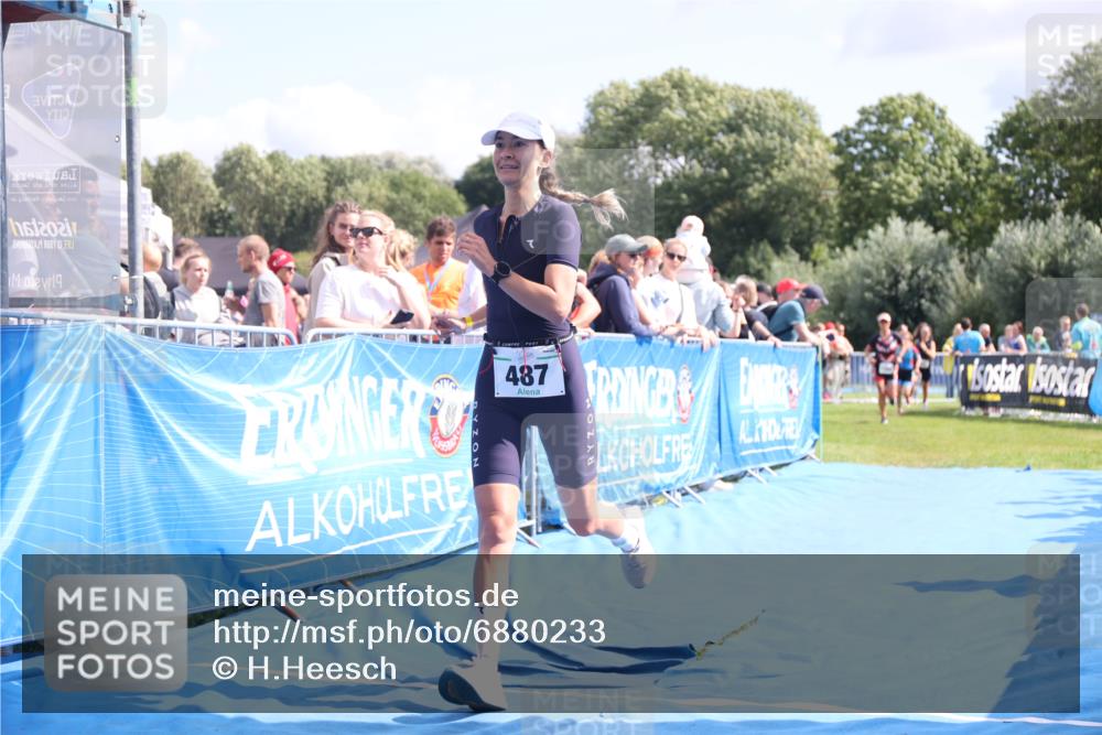 25.08.2024 - Elbe Triathlon Hamburg H.Heesch http://msf.ph/oto/6880233 25.08.2024 11:53:40 Ziel 475, 477, 487, 1508, 1569 meine-sportfotos.de