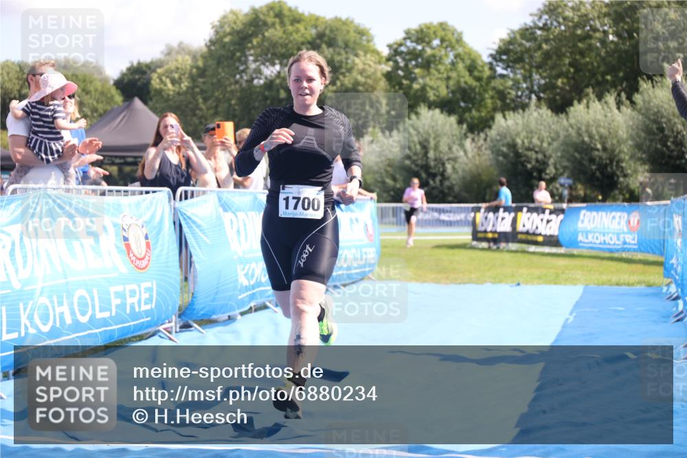 25.08.2024 - Elbe Triathlon Hamburg H.Heesch http://msf.ph/oto/6880234 25.08.2024 12:23:26 Ziel 1668, 1700 meine-sportfotos.de