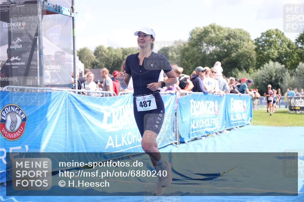 25.08.2024 - Elbe Triathlon Hamburg H.Heesch http://msf.ph/oto/6880240 25.08.2024 11:53:41 Ziel 475, 477, 487, 1508, 1569 meine-sportfotos.de