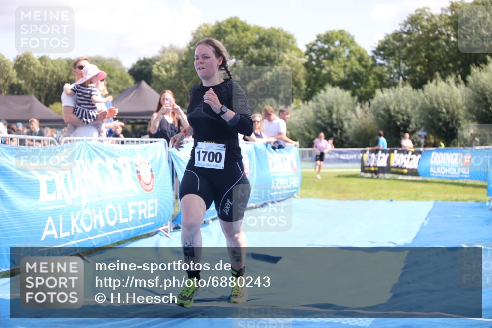 25.08.2024 - Elbe Triathlon Hamburg H.Heesch http://msf.ph/oto/6880243 25.08.2024 12:23:26 Ziel 1668, 1700 meine-sportfotos.de