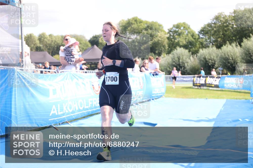 25.08.2024 - Elbe Triathlon Hamburg H.Heesch http://msf.ph/oto/6880247 25.08.2024 12:23:26 Ziel 1668, 1700 meine-sportfotos.de