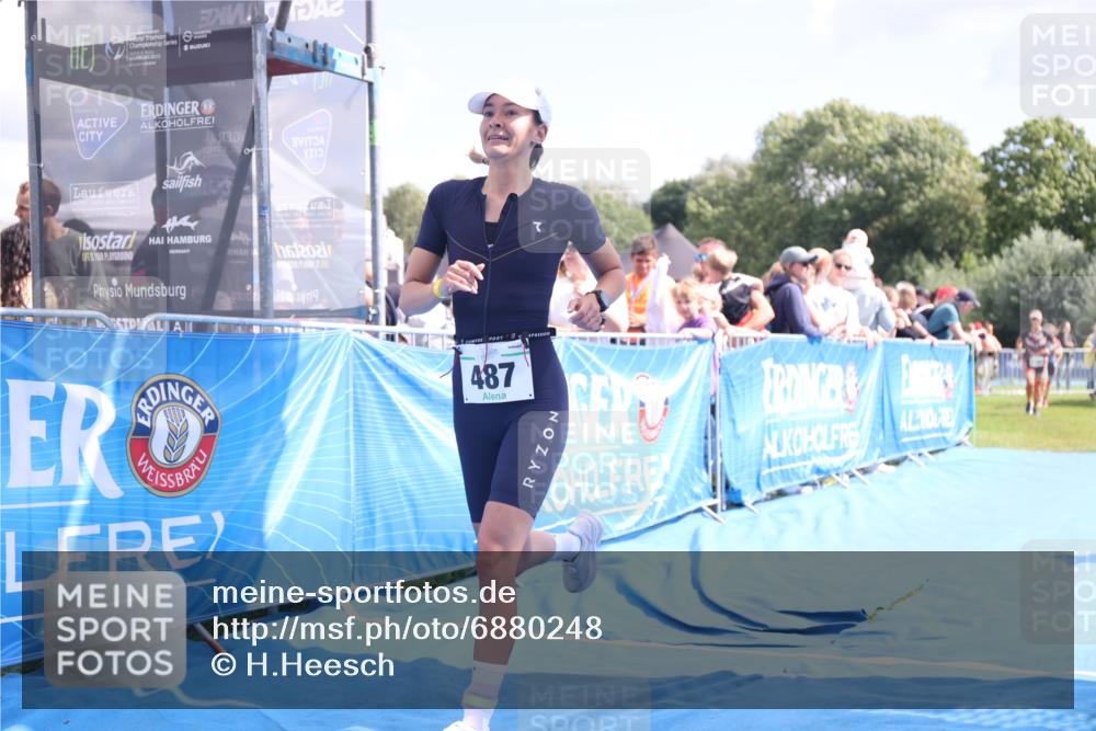 25.08.2024 - Elbe Triathlon Hamburg H.Heesch http://msf.ph/oto/6880248 25.08.2024 11:53:41 Ziel 475, 477, 487, 1508, 1569 meine-sportfotos.de