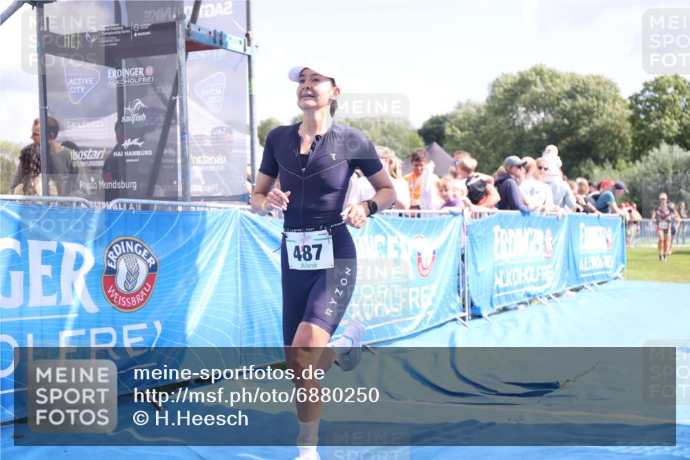 25.08.2024 - Elbe Triathlon Hamburg H.Heesch http://msf.ph/oto/6880250 25.08.2024 11:53:41 Ziel 475, 477, 487, 1508, 1569 meine-sportfotos.de