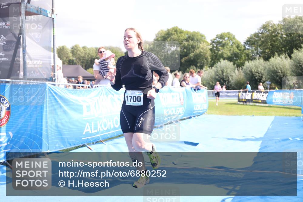 25.08.2024 - Elbe Triathlon Hamburg H.Heesch http://msf.ph/oto/6880252 25.08.2024 12:23:26 Ziel 1668, 1700 meine-sportfotos.de