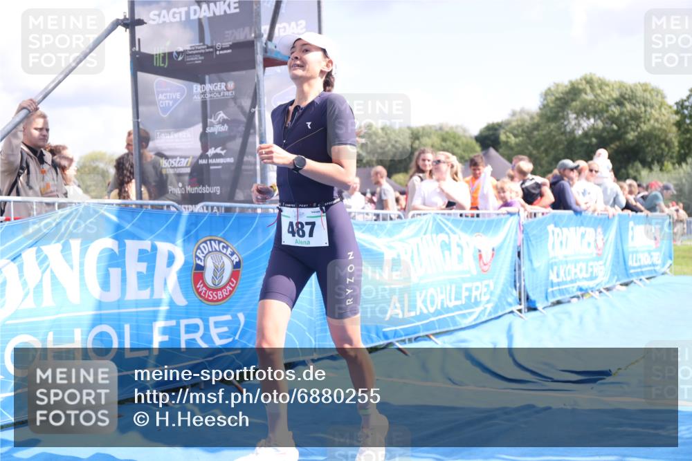 25.08.2024 - Elbe Triathlon Hamburg H.Heesch http://msf.ph/oto/6880255 25.08.2024 11:53:41 Ziel 475, 477, 487, 1508, 1569 meine-sportfotos.de
