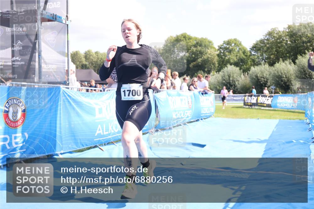 25.08.2024 - Elbe Triathlon Hamburg H.Heesch http://msf.ph/oto/6880256 25.08.2024 12:23:26 Ziel 1668, 1700 meine-sportfotos.de