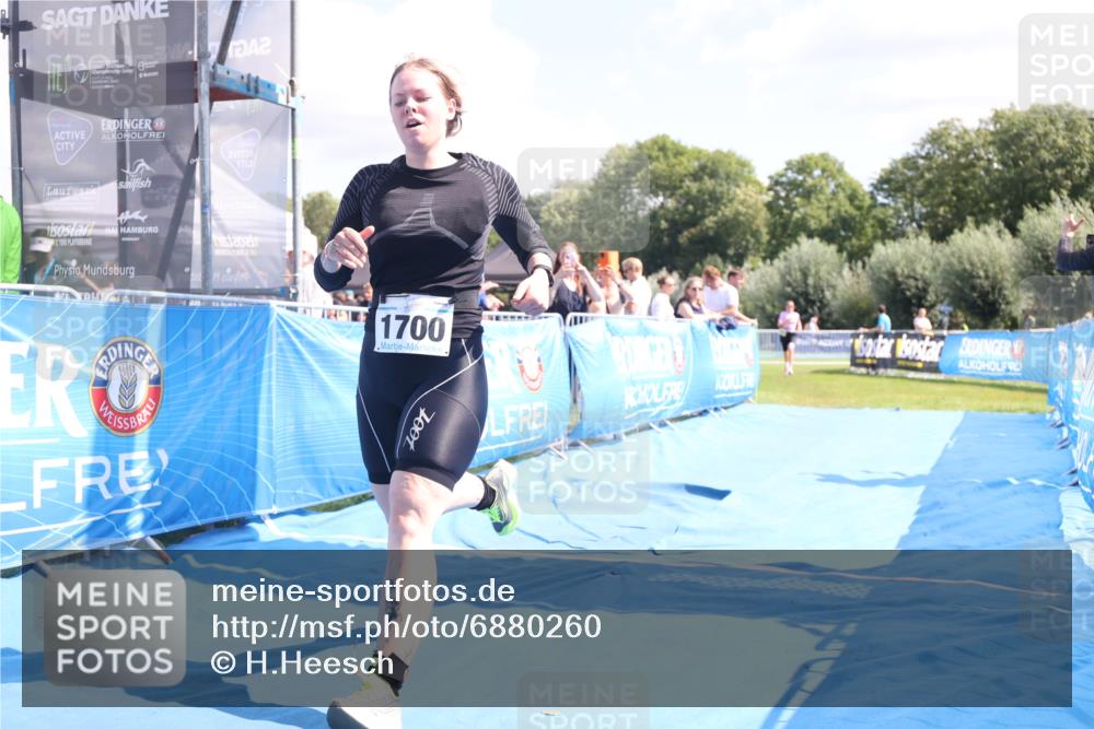 25.08.2024 - Elbe Triathlon Hamburg H.Heesch http://msf.ph/oto/6880260 25.08.2024 12:23:27 Ziel 1668, 1700 meine-sportfotos.de