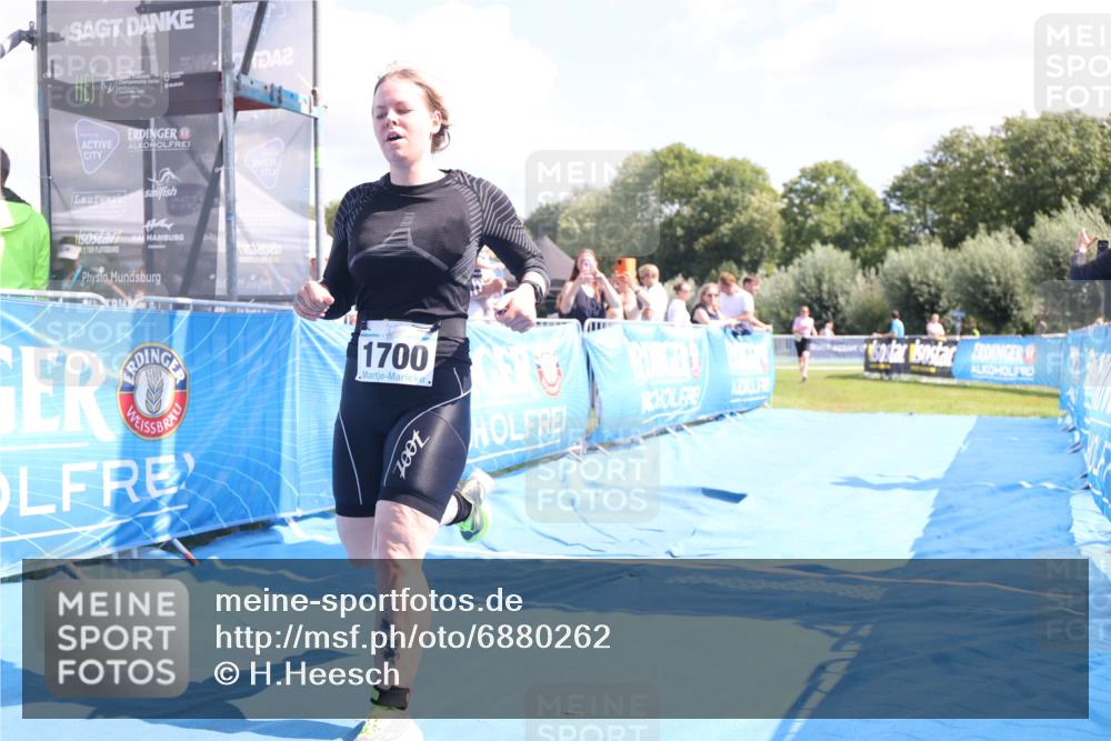 25.08.2024 - Elbe Triathlon Hamburg H.Heesch http://msf.ph/oto/6880262 25.08.2024 12:23:27 Ziel 1668, 1700 meine-sportfotos.de