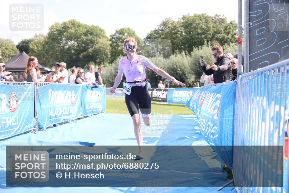 25.08.2024 - Elbe Triathlon Hamburg H.Heesch http://msf.ph/oto/6880275 25.08.2024 12:23:32 Ziel 1668, 1700 meine-sportfotos.de