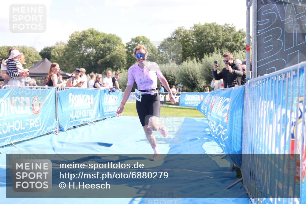 25.08.2024 - Elbe Triathlon Hamburg H.Heesch http://msf.ph/oto/6880279 25.08.2024 12:23:32 Ziel 1668, 1700 meine-sportfotos.de