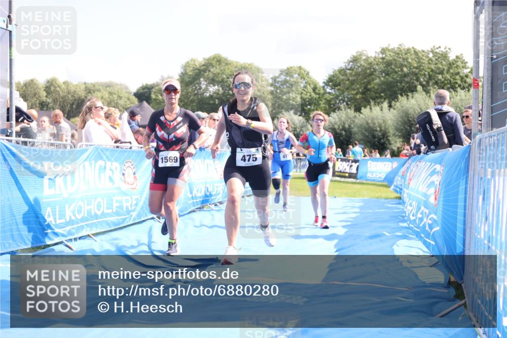 25.08.2024 - Elbe Triathlon Hamburg H.Heesch http://msf.ph/oto/6880280 25.08.2024 11:53:47 Ziel 475, 477, 487, 1508, 1569 meine-sportfotos.de