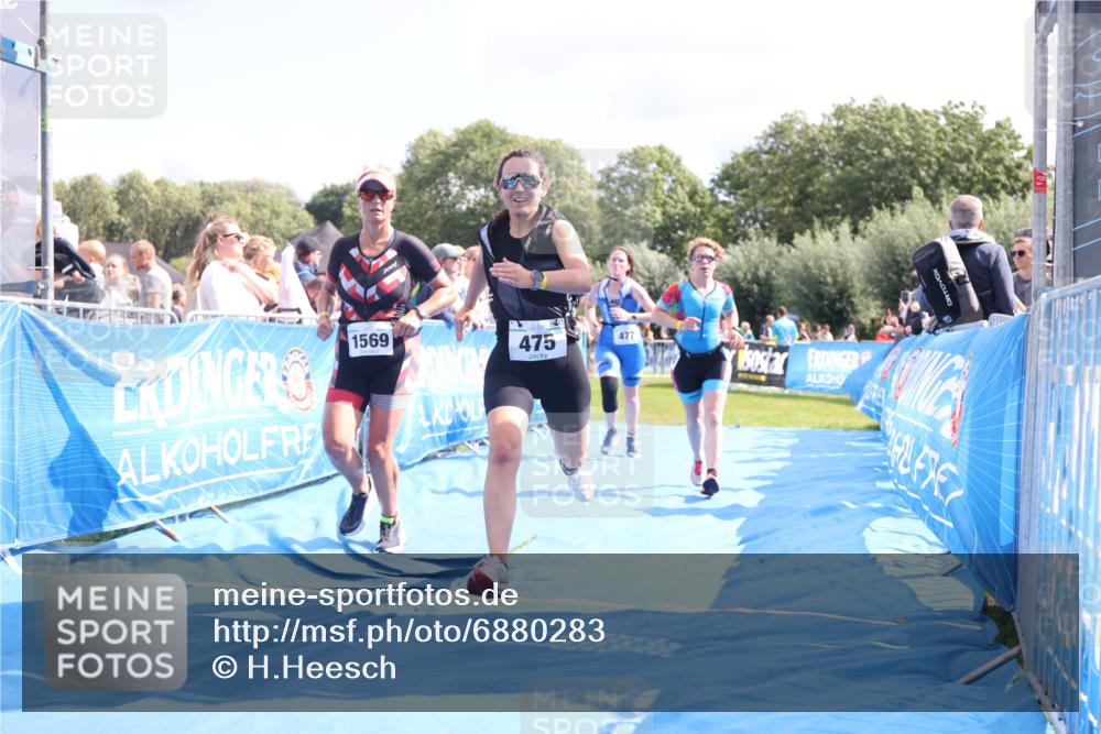 25.08.2024 - Elbe Triathlon Hamburg H.Heesch http://msf.ph/oto/6880283 25.08.2024 11:53:47 Ziel 475, 477, 487, 1508, 1569 meine-sportfotos.de