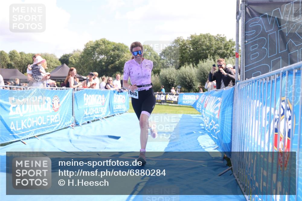25.08.2024 - Elbe Triathlon Hamburg H.Heesch http://msf.ph/oto/6880284 25.08.2024 12:23:32 Ziel 1668, 1700 meine-sportfotos.de