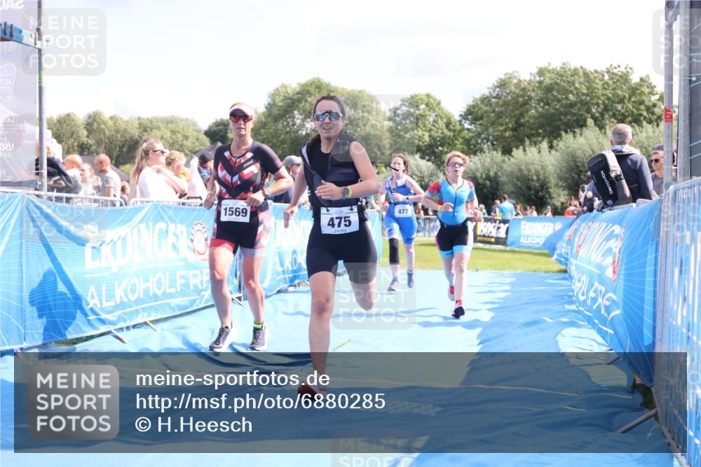 25.08.2024 - Elbe Triathlon Hamburg H.Heesch http://msf.ph/oto/6880285 25.08.2024 11:53:47 Ziel 475, 477, 487, 1508, 1569 meine-sportfotos.de