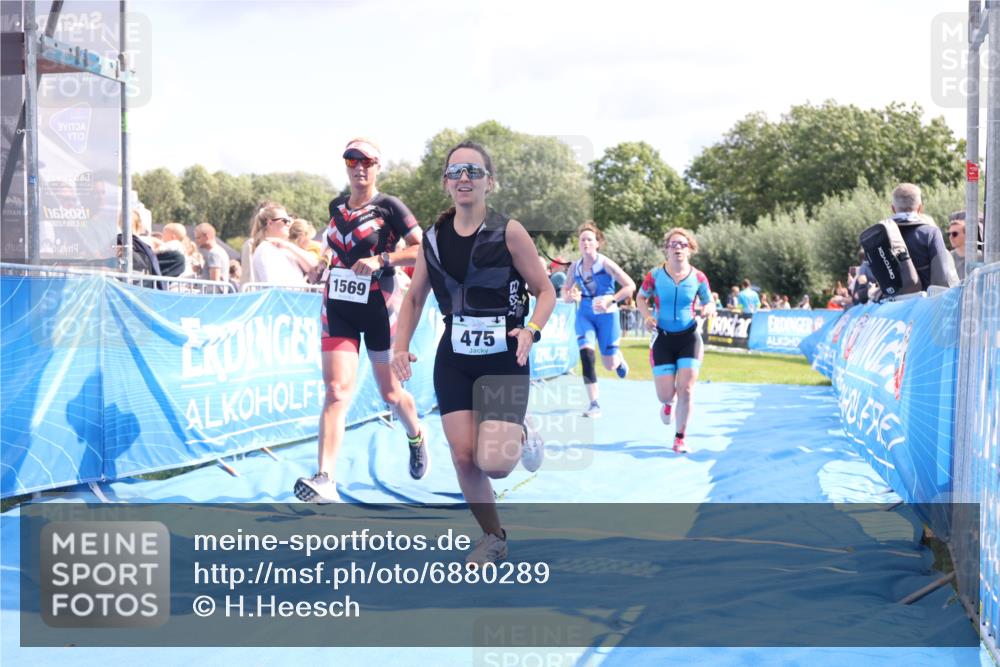 25.08.2024 - Elbe Triathlon Hamburg H.Heesch http://msf.ph/oto/6880289 25.08.2024 11:53:47 Ziel 475, 477, 487, 1508, 1569 meine-sportfotos.de