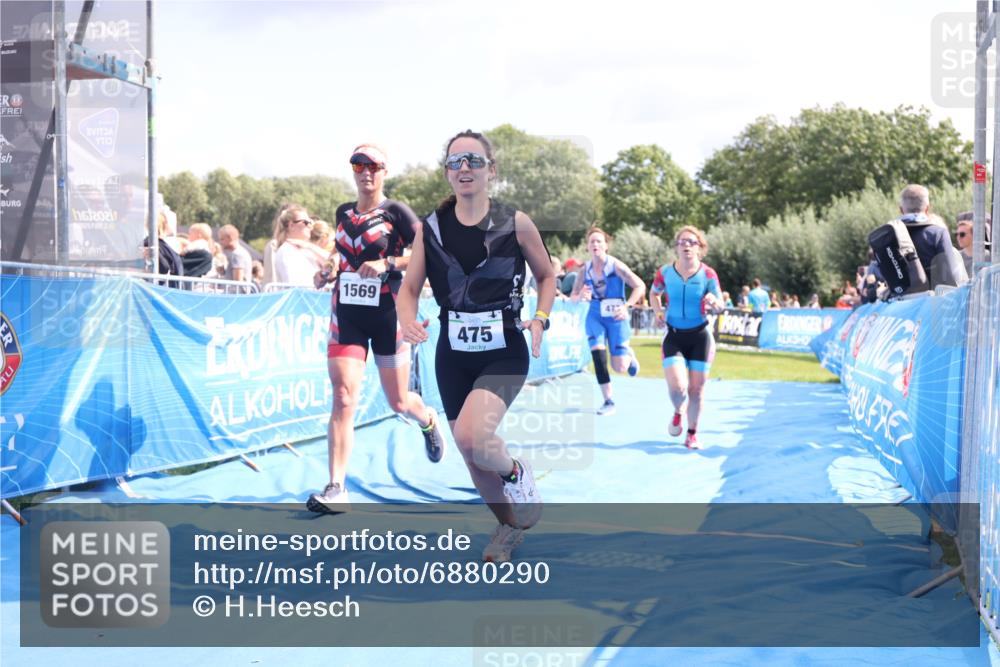 25.08.2024 - Elbe Triathlon Hamburg H.Heesch http://msf.ph/oto/6880290 25.08.2024 11:53:47 Ziel 475, 477, 487, 1508, 1569 meine-sportfotos.de