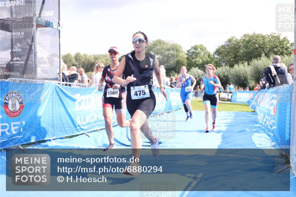25.08.2024 - Elbe Triathlon Hamburg H.Heesch http://msf.ph/oto/6880294 25.08.2024 11:53:48 Ziel 475, 477, 1508, 1569 meine-sportfotos.de