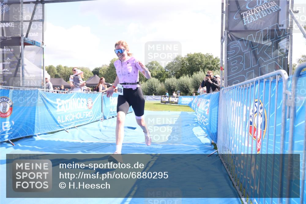 25.08.2024 - Elbe Triathlon Hamburg H.Heesch http://msf.ph/oto/6880295 25.08.2024 12:23:32 Ziel 1668, 1700 meine-sportfotos.de