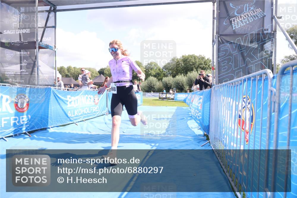 25.08.2024 - Elbe Triathlon Hamburg H.Heesch http://msf.ph/oto/6880297 25.08.2024 12:23:32 Ziel 1668, 1700 meine-sportfotos.de
