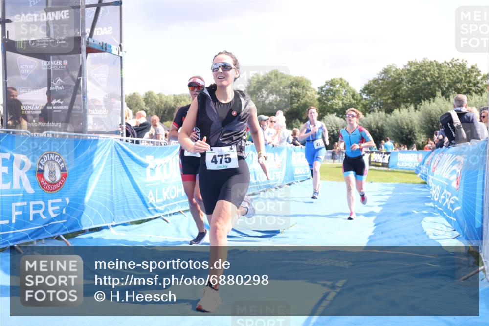 25.08.2024 - Elbe Triathlon Hamburg H.Heesch http://msf.ph/oto/6880298 25.08.2024 11:53:48 Ziel 475, 477, 1508, 1569 meine-sportfotos.de