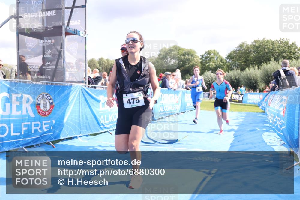 25.08.2024 - Elbe Triathlon Hamburg H.Heesch http://msf.ph/oto/6880300 25.08.2024 11:53:48 Ziel 475, 477, 1508, 1569 meine-sportfotos.de