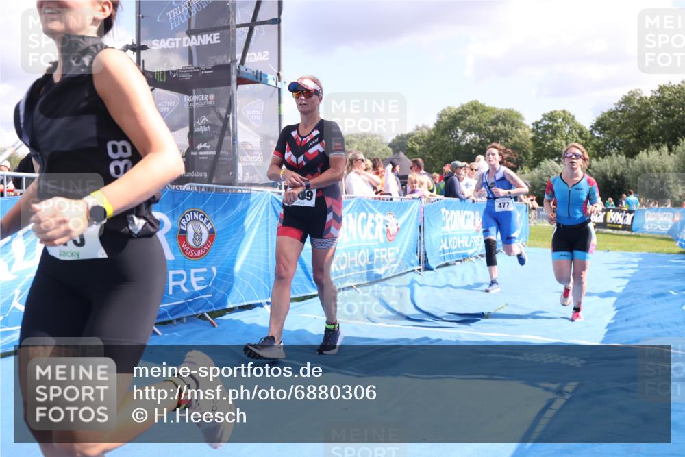 25.08.2024 - Elbe Triathlon Hamburg H.Heesch http://msf.ph/oto/6880306 25.08.2024 11:53:48 Ziel 475, 477, 1508, 1569 meine-sportfotos.de