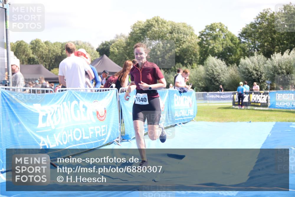 25.08.2024 - Elbe Triathlon Hamburg H.Heesch http://msf.ph/oto/6880307 25.08.2024 12:23:55 Ziel 1540 meine-sportfotos.de