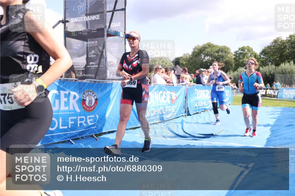 25.08.2024 - Elbe Triathlon Hamburg H.Heesch http://msf.ph/oto/6880309 25.08.2024 11:53:48 Ziel 475, 477, 1508, 1569 meine-sportfotos.de