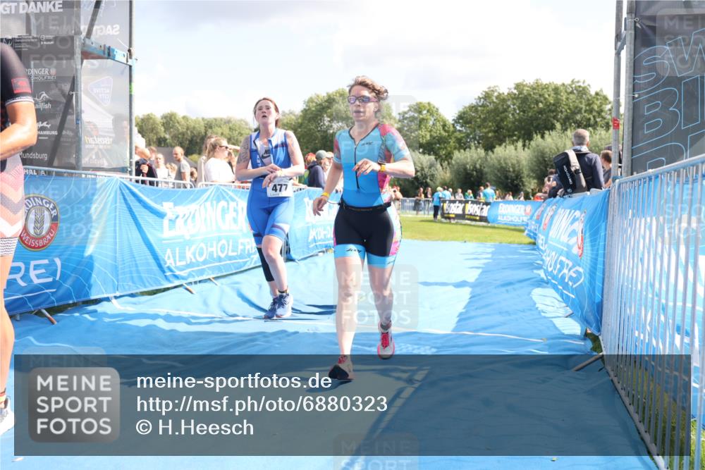 25.08.2024 - Elbe Triathlon Hamburg H.Heesch http://msf.ph/oto/6880323 25.08.2024 11:53:49 Ziel 475, 477, 1508, 1569 meine-sportfotos.de