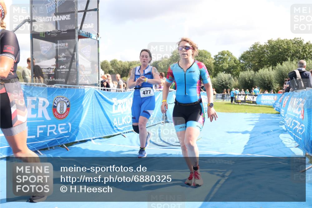 25.08.2024 - Elbe Triathlon Hamburg H.Heesch http://msf.ph/oto/6880325 25.08.2024 11:53:49 Ziel 475, 477, 1508, 1569 meine-sportfotos.de