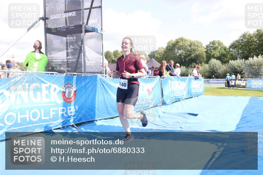 25.08.2024 - Elbe Triathlon Hamburg H.Heesch http://msf.ph/oto/6880333 25.08.2024 12:23:56 Ziel 1540 meine-sportfotos.de