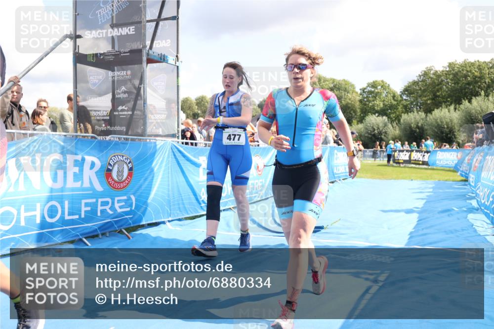 25.08.2024 - Elbe Triathlon Hamburg H.Heesch http://msf.ph/oto/6880334 25.08.2024 11:53:50 Ziel 475, 477, 1508, 1569 meine-sportfotos.de