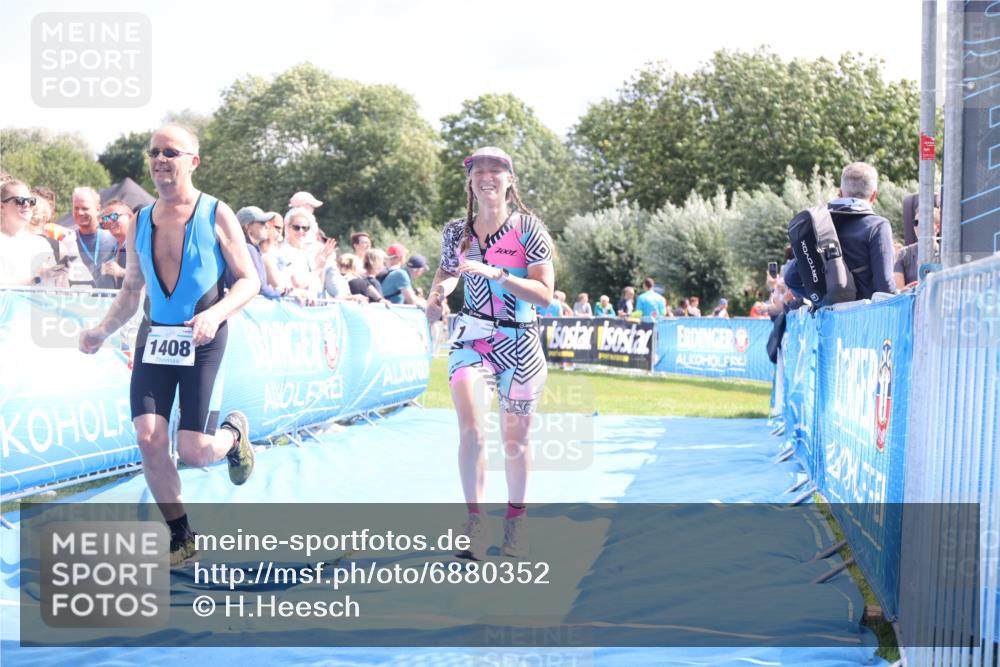 25.08.2024 - Elbe Triathlon Hamburg H.Heesch http://msf.ph/oto/6880352 25.08.2024 11:54:05 Ziel 151, 1408, 1474 meine-sportfotos.de