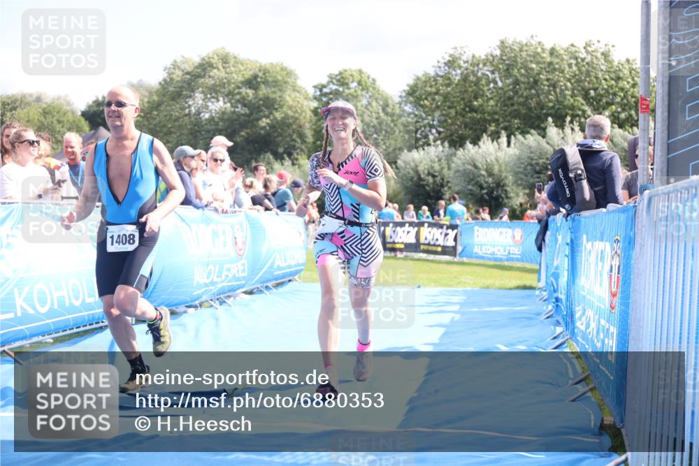 25.08.2024 - Elbe Triathlon Hamburg H.Heesch http://msf.ph/oto/6880353 25.08.2024 11:54:05 Ziel 151, 1408, 1474 meine-sportfotos.de