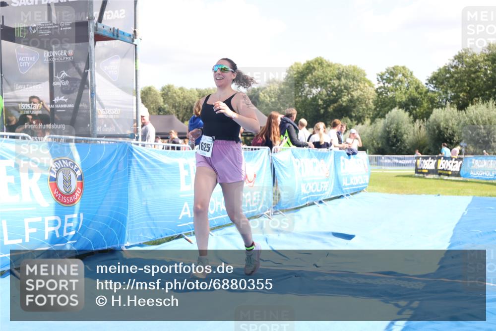 25.08.2024 - Elbe Triathlon Hamburg H.Heesch http://msf.ph/oto/6880355 25.08.2024 12:24:19 Ziel 1625 meine-sportfotos.de