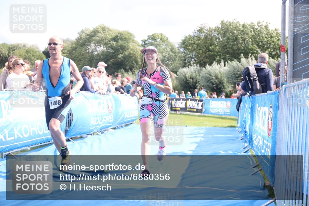 25.08.2024 - Elbe Triathlon Hamburg H.Heesch http://msf.ph/oto/6880356 25.08.2024 11:54:05 Ziel 151, 1408, 1474 meine-sportfotos.de