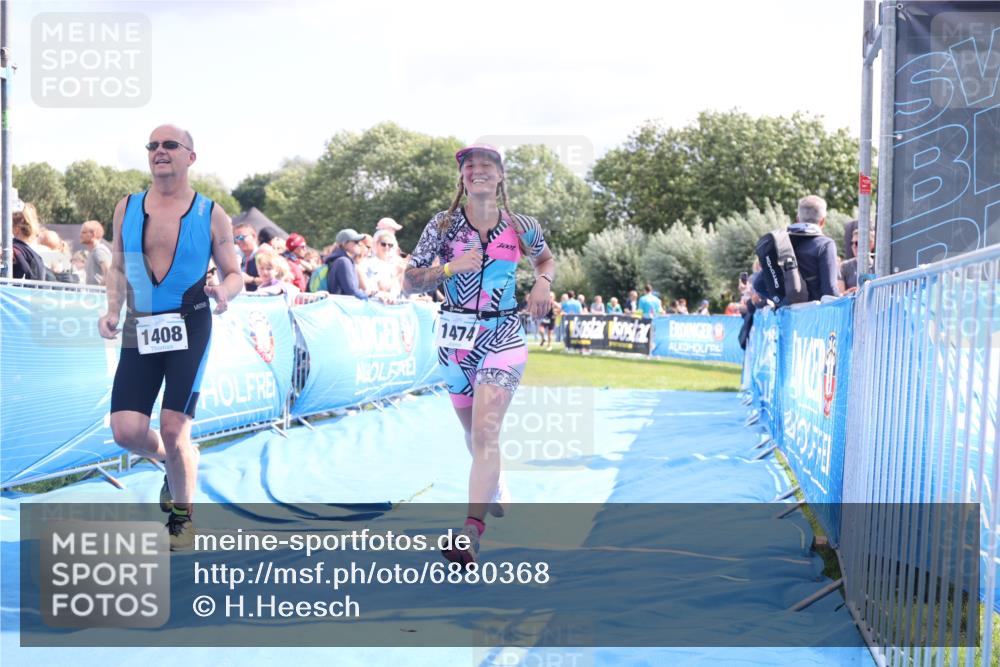 25.08.2024 - Elbe Triathlon Hamburg H.Heesch http://msf.ph/oto/6880368 25.08.2024 11:54:05 Ziel 151, 1408, 1474 meine-sportfotos.de