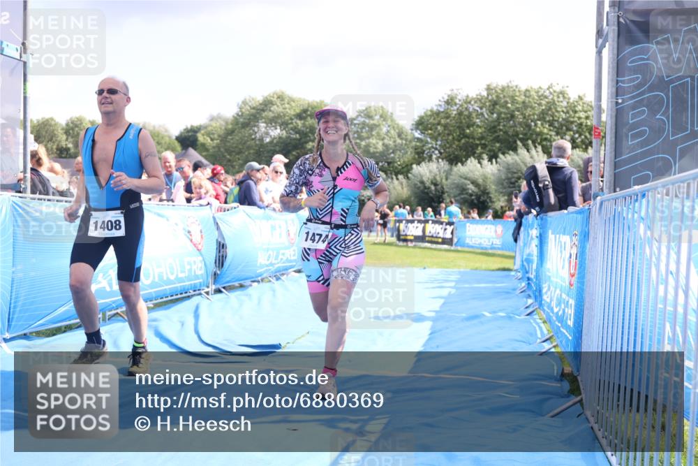 25.08.2024 - Elbe Triathlon Hamburg H.Heesch http://msf.ph/oto/6880369 25.08.2024 11:54:06 Ziel 151, 1408, 1474 meine-sportfotos.de