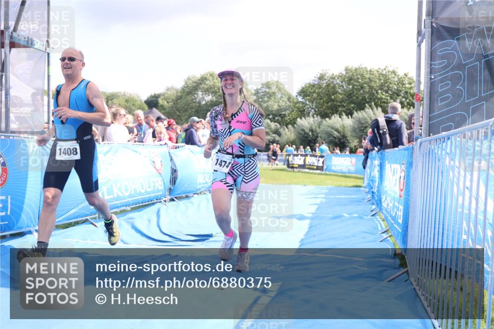 25.08.2024 - Elbe Triathlon Hamburg H.Heesch http://msf.ph/oto/6880375 25.08.2024 11:54:06 Ziel 151, 1408, 1474 meine-sportfotos.de