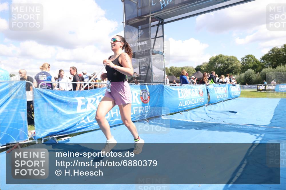 25.08.2024 - Elbe Triathlon Hamburg H.Heesch http://msf.ph/oto/6880379 25.08.2024 12:24:19 Ziel 1625 meine-sportfotos.de