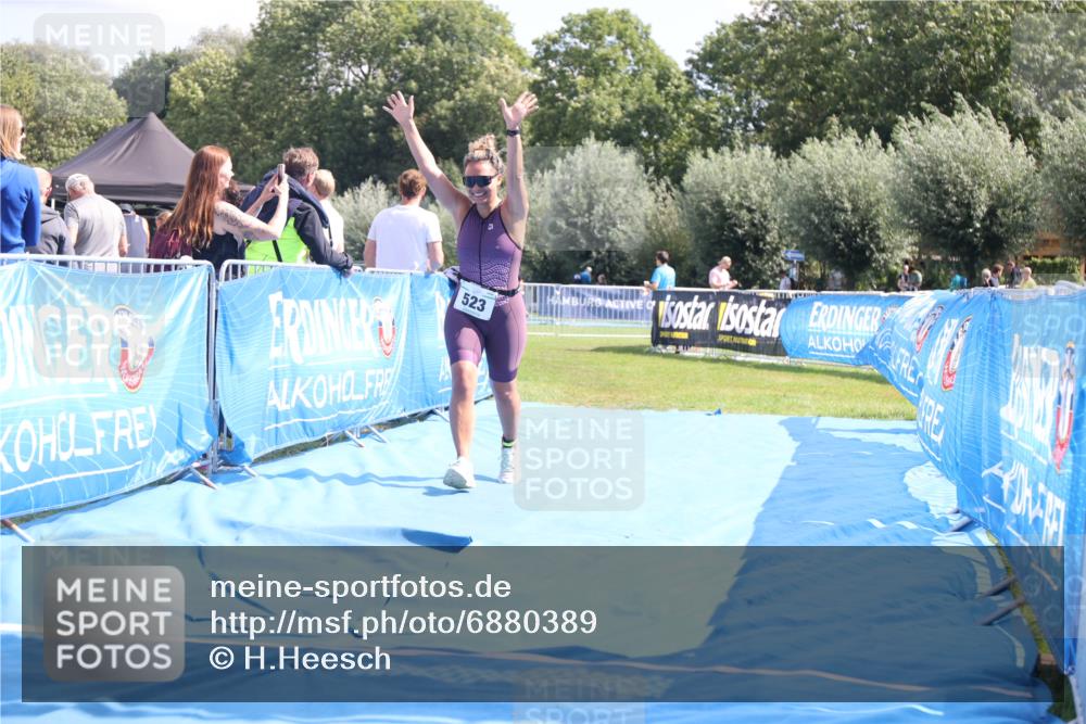 25.08.2024 - Elbe Triathlon Hamburg H.Heesch http://msf.ph/oto/6880389 25.08.2024 12:25:01 Ziel 523 meine-sportfotos.de