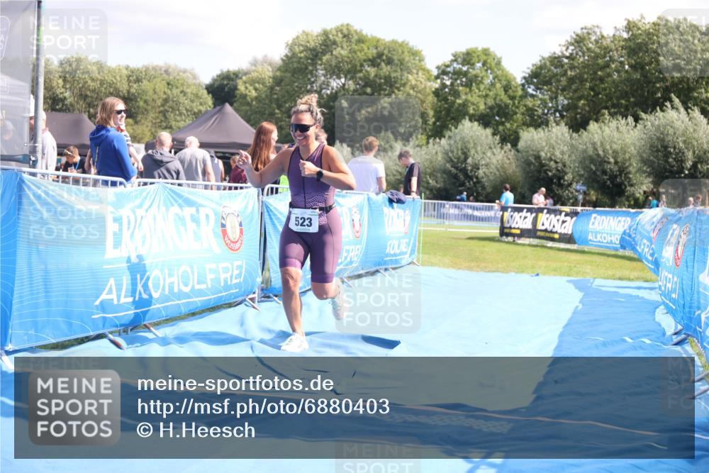 25.08.2024 - Elbe Triathlon Hamburg H.Heesch http://msf.ph/oto/6880403 25.08.2024 12:25:02 Ziel 523 meine-sportfotos.de