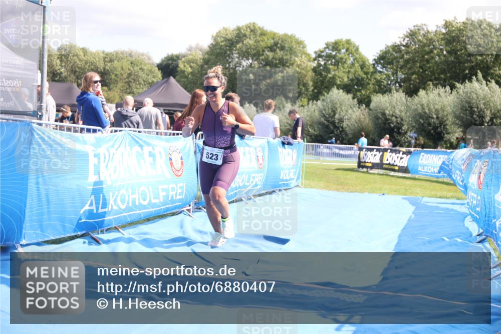 25.08.2024 - Elbe Triathlon Hamburg H.Heesch http://msf.ph/oto/6880407 25.08.2024 12:25:02 Ziel 523 meine-sportfotos.de