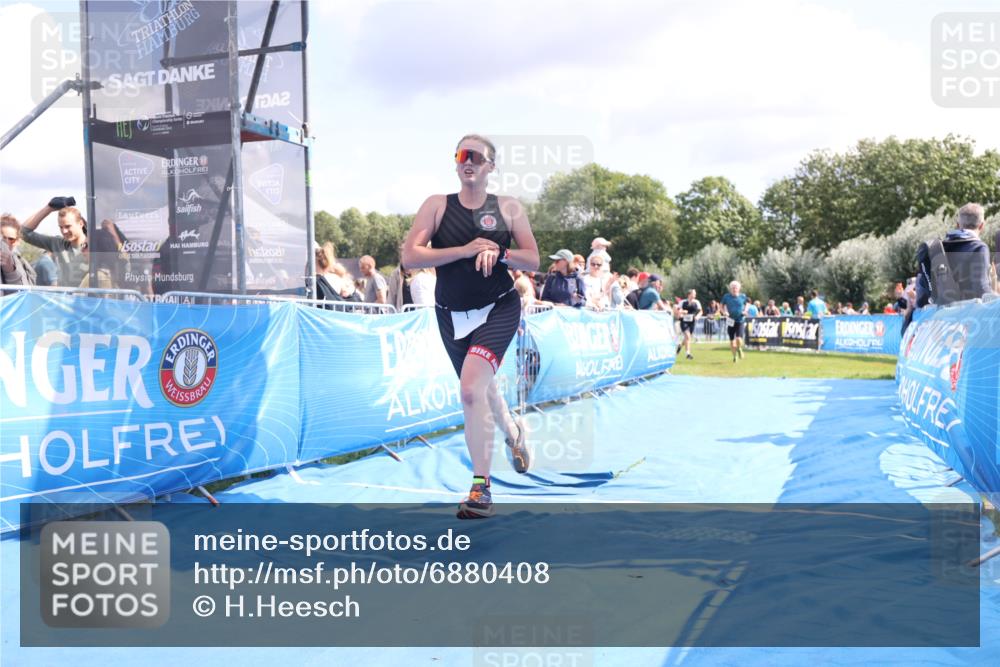 25.08.2024 - Elbe Triathlon Hamburg H.Heesch http://msf.ph/oto/6880408 25.08.2024 11:54:13 Ziel 151, 1432 meine-sportfotos.de