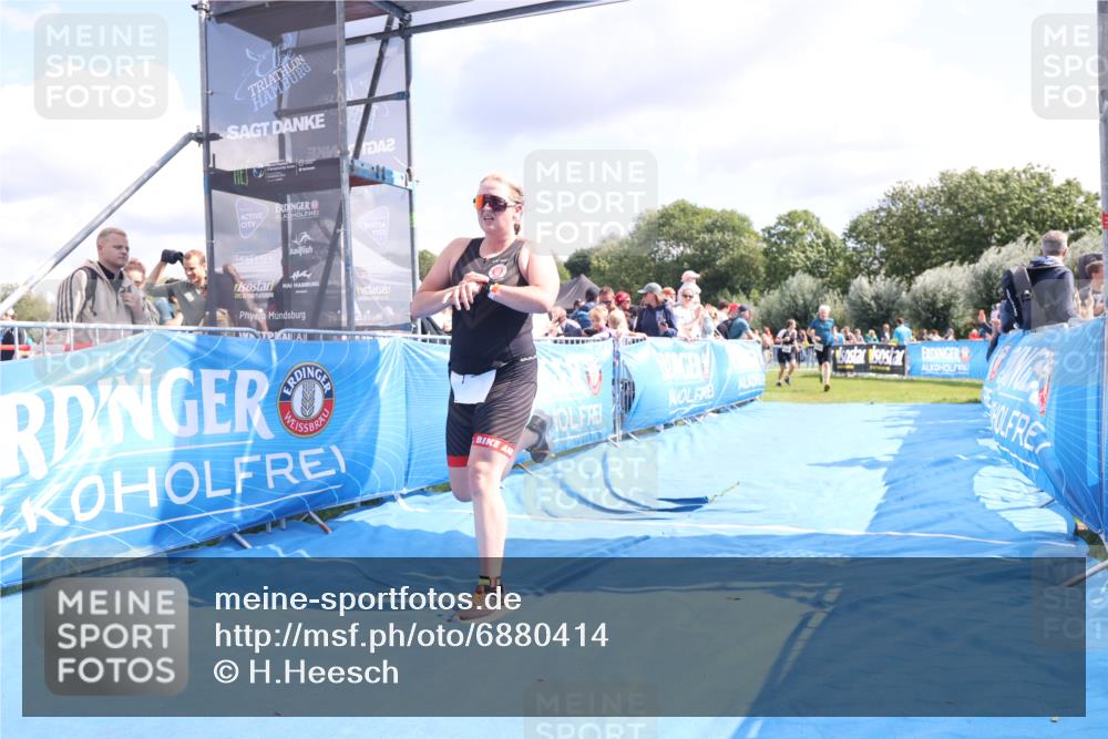 25.08.2024 - Elbe Triathlon Hamburg H.Heesch http://msf.ph/oto/6880414 25.08.2024 11:54:13 Ziel 151, 1432 meine-sportfotos.de