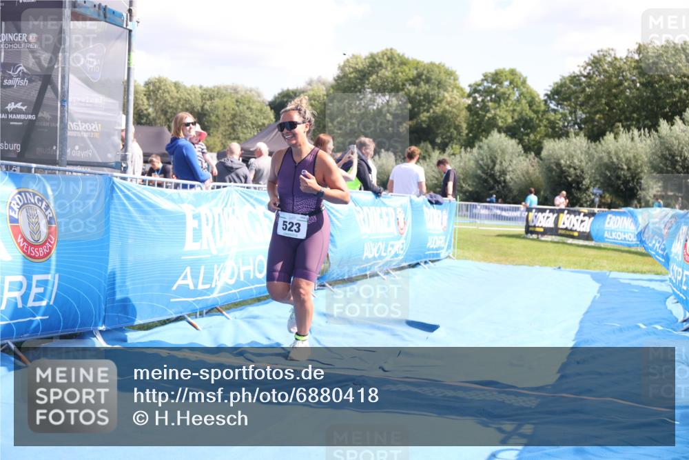 25.08.2024 - Elbe Triathlon Hamburg H.Heesch http://msf.ph/oto/6880418 25.08.2024 12:25:03 Ziel 523 meine-sportfotos.de