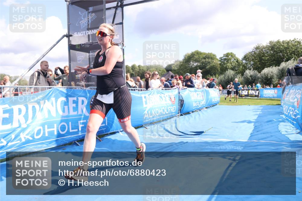 25.08.2024 - Elbe Triathlon Hamburg H.Heesch http://msf.ph/oto/6880423 25.08.2024 11:54:13 Ziel 151, 1432 meine-sportfotos.de